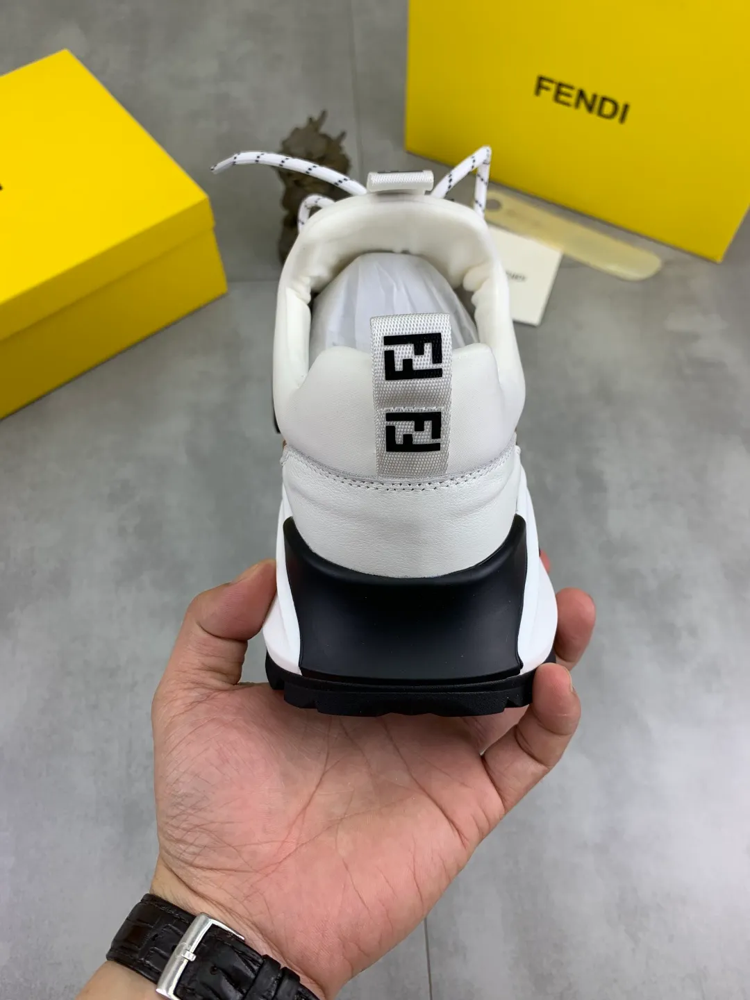 ​Men's shoes 💰P440 💰【New】Little monster 🆘 New FENDI 🕶️🕶️Simple routing effect, showing an elegant and cool driving shoe 🎬Using imported calfskin + first-layer pigskin lining🐂Excellent material🎬Detailed workmanship 🤗Comfortable foot feel➰➰. ​Pair it with any outfit to show your taste and temperament, low-key luxury ♻️Design ​simple and elegant ​noble and fashionable 🍃​Very loved and favored by trendy men 💓❤️Size: 38-44 (45 customized) 3️⃣ colors available